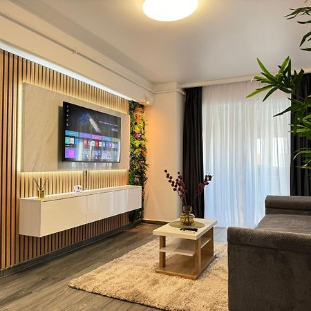 Luxury Glam Apartments Central Adress Bucuresti With Parking Bagian luar foto