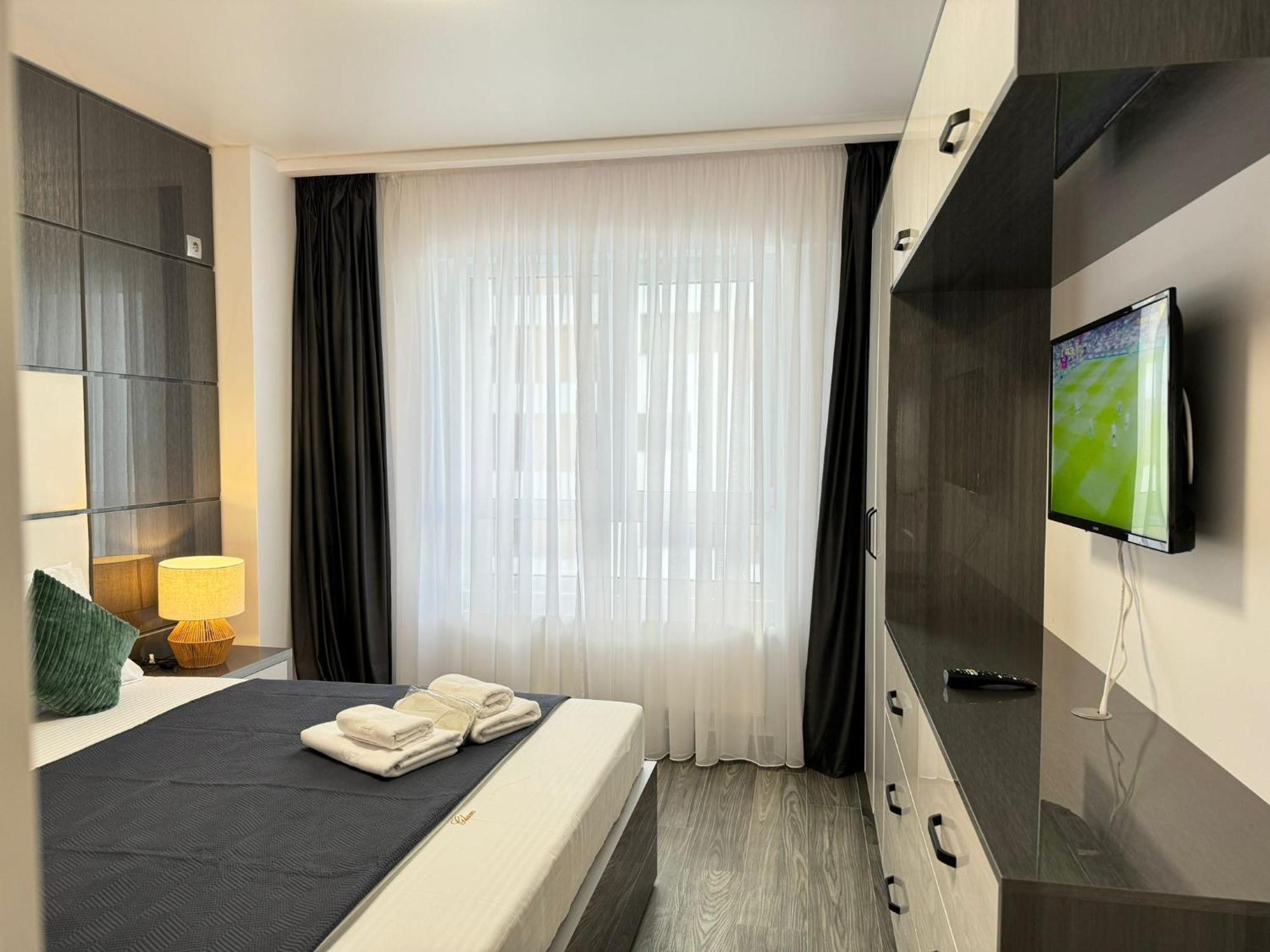 Luxury Glam Apartments Central Adress Bucuresti With Parking Bagian luar foto