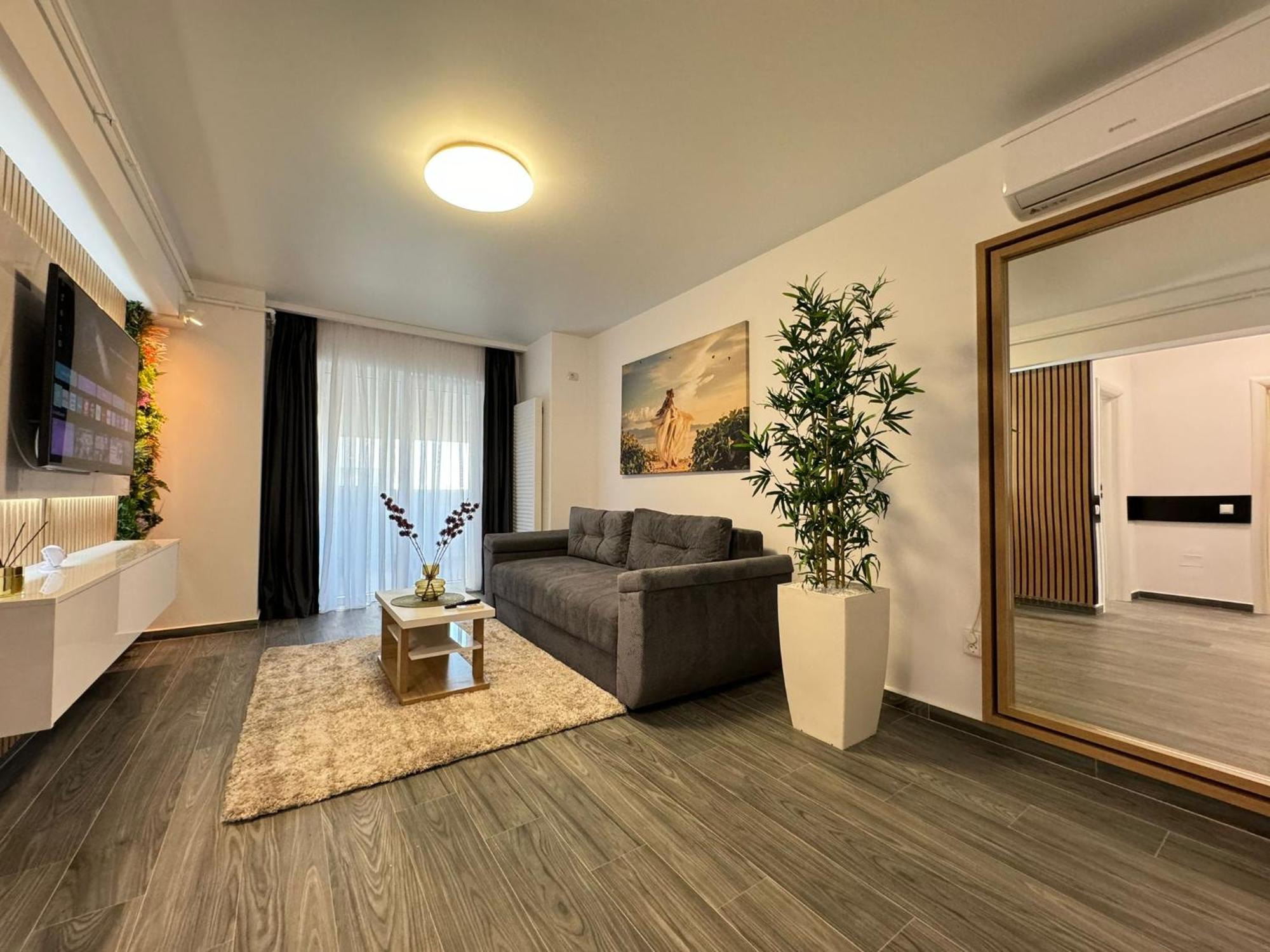Luxury Glam Apartments Central Adress Bucuresti With Parking Bagian luar foto